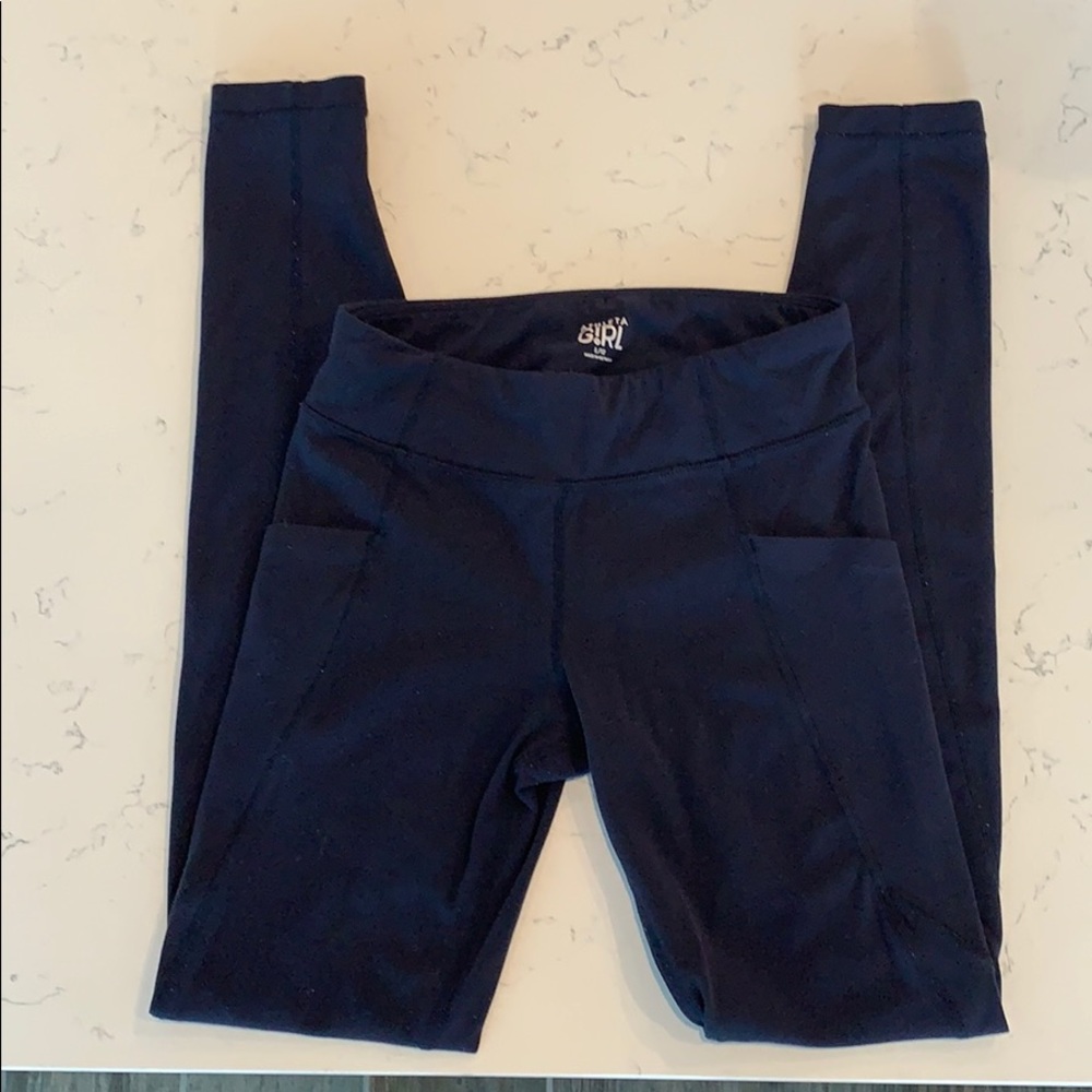Super cute girls Athleta leggings.